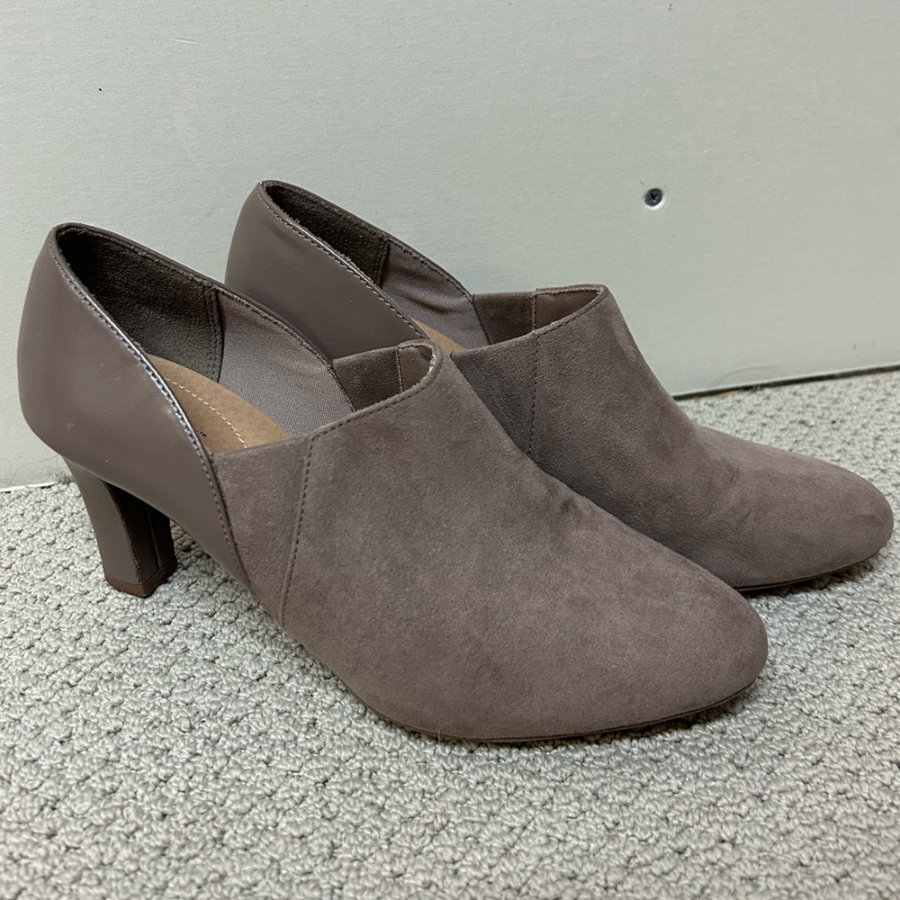 2/$30⚡️- SHOES | Women’s Dexflex Comfort heels size 8